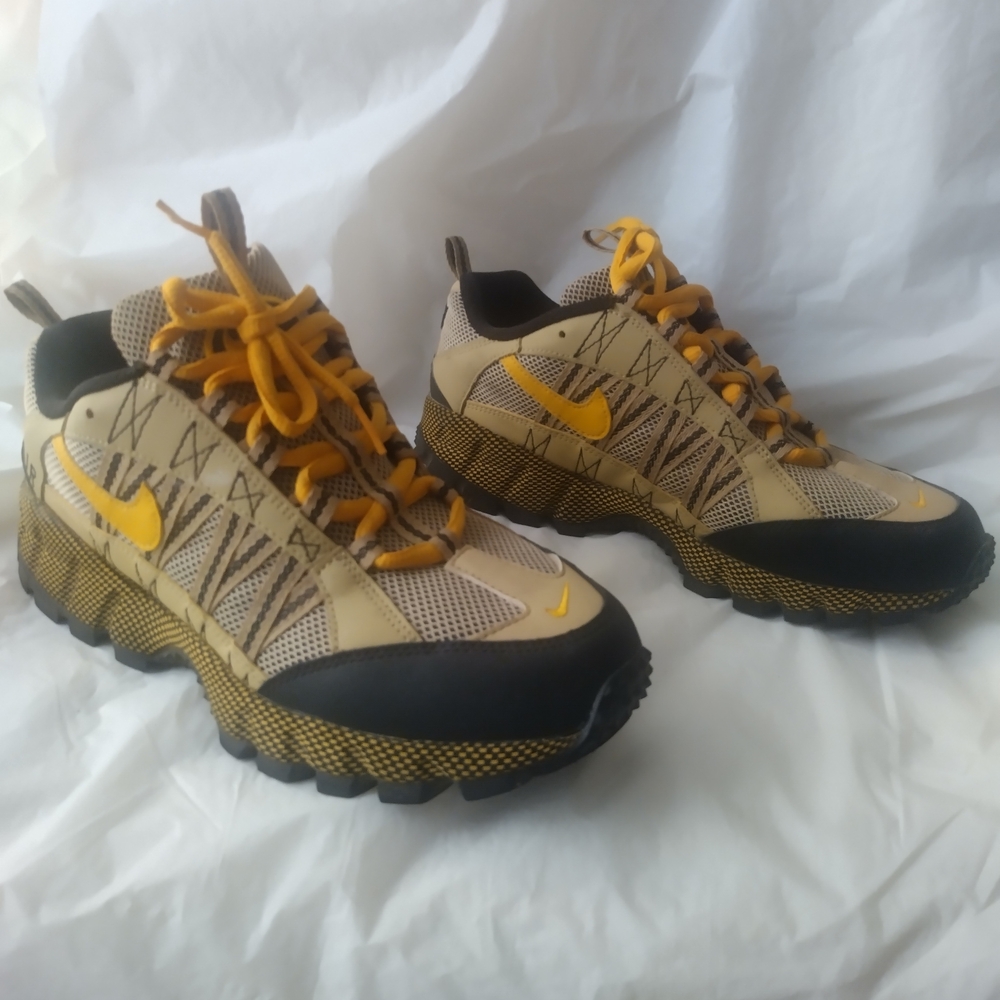 Nike Air Humara Wheat Grass Black Beige Men's Size 9